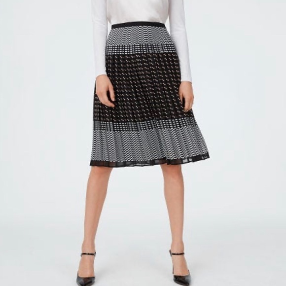 Club Monaco Pletala skirt in size 6 - Picture 1 of 5